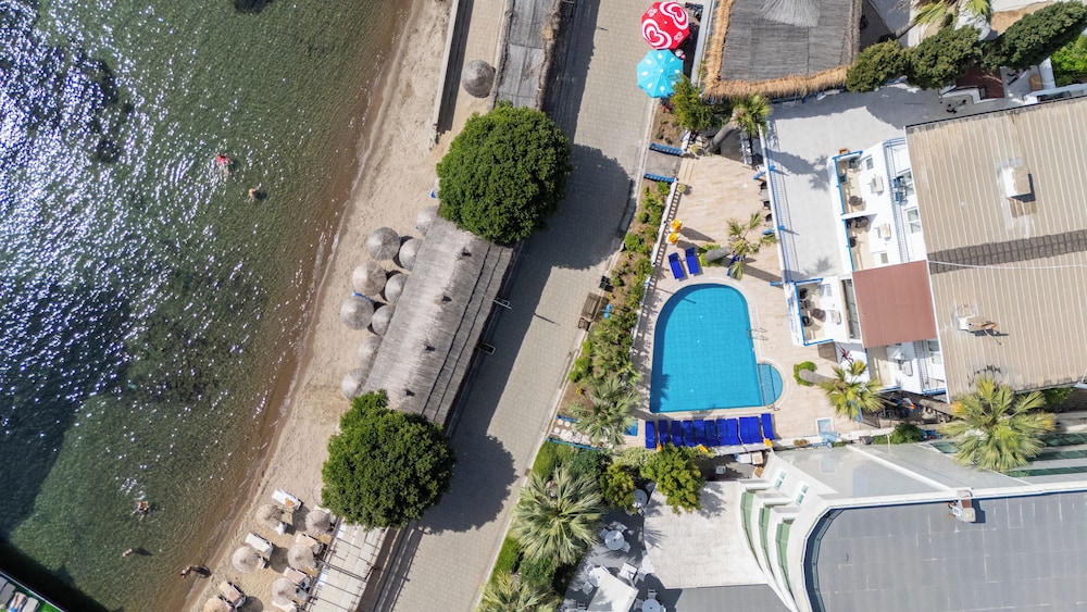 MAXSEA Beach Hotel 38/44