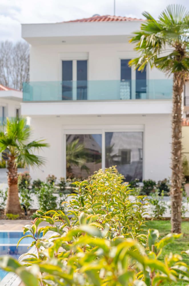 Acrotel Porto Brava Luxury Villas in SITHONIA