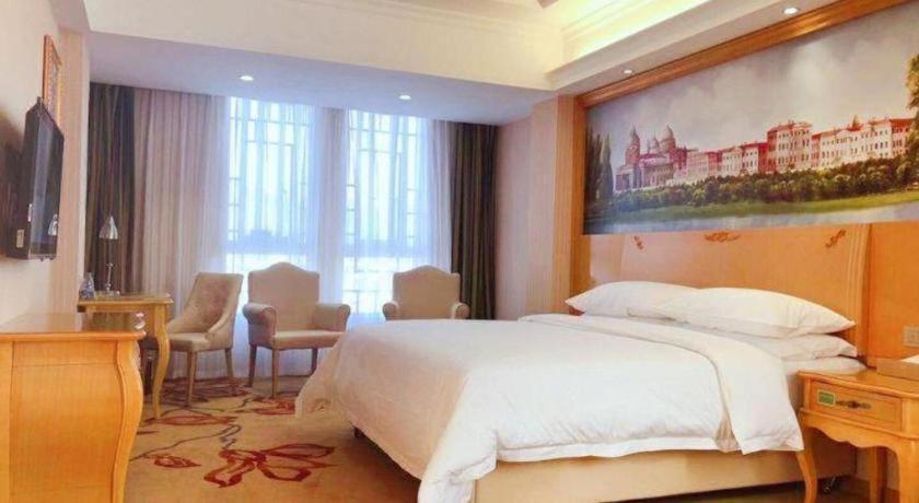 Vienna Hotel Gongcheng Tianjie 27/61