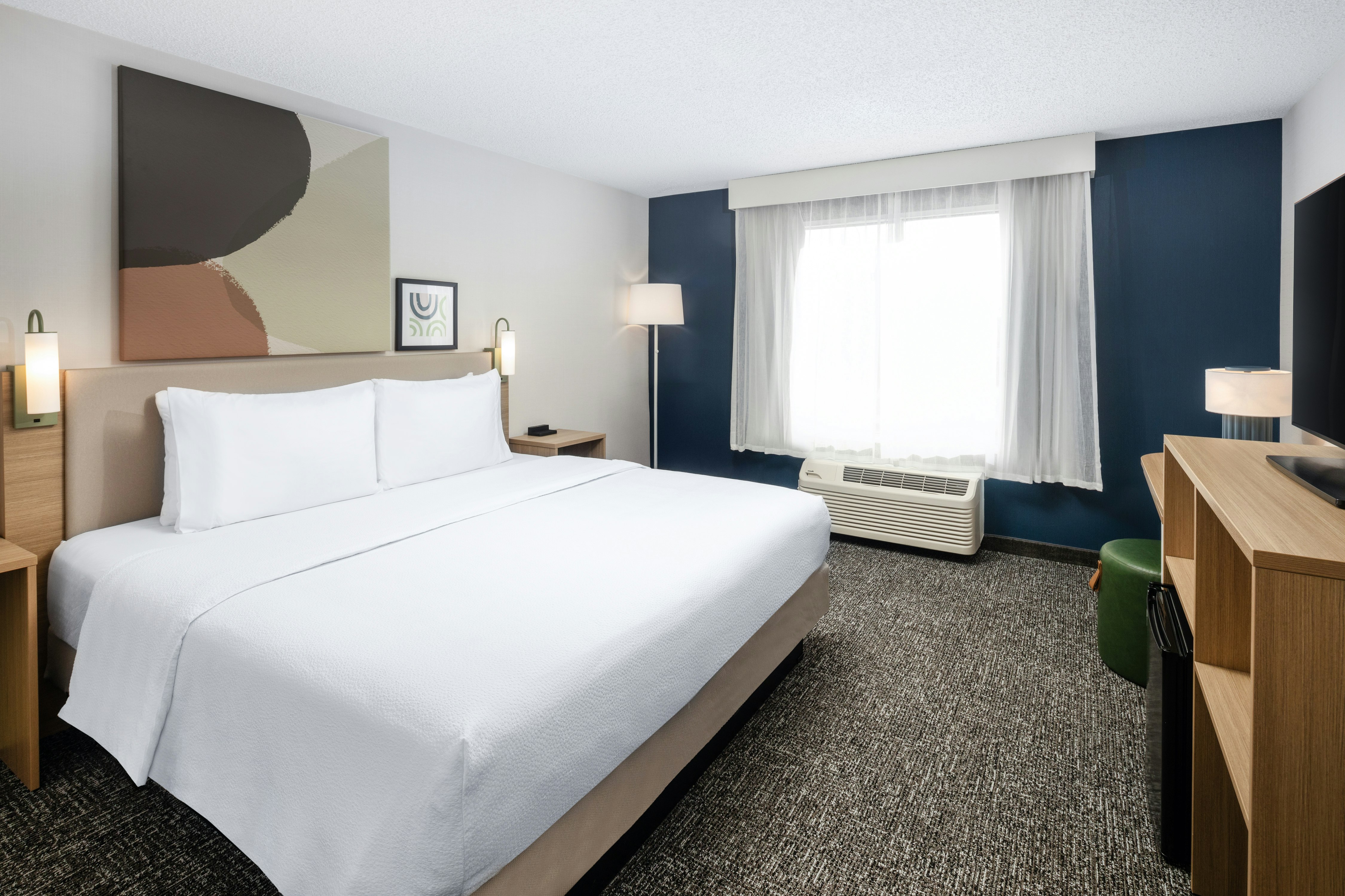 ROOM, KING BED, ACCESSIBLE
