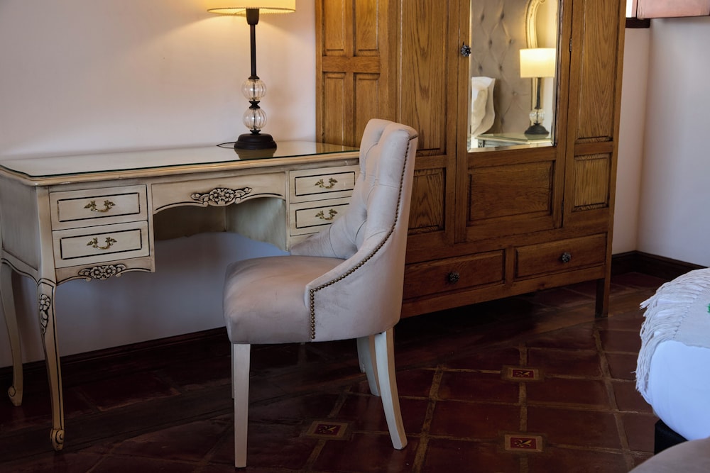Iraola Hotel Boutique 12/24