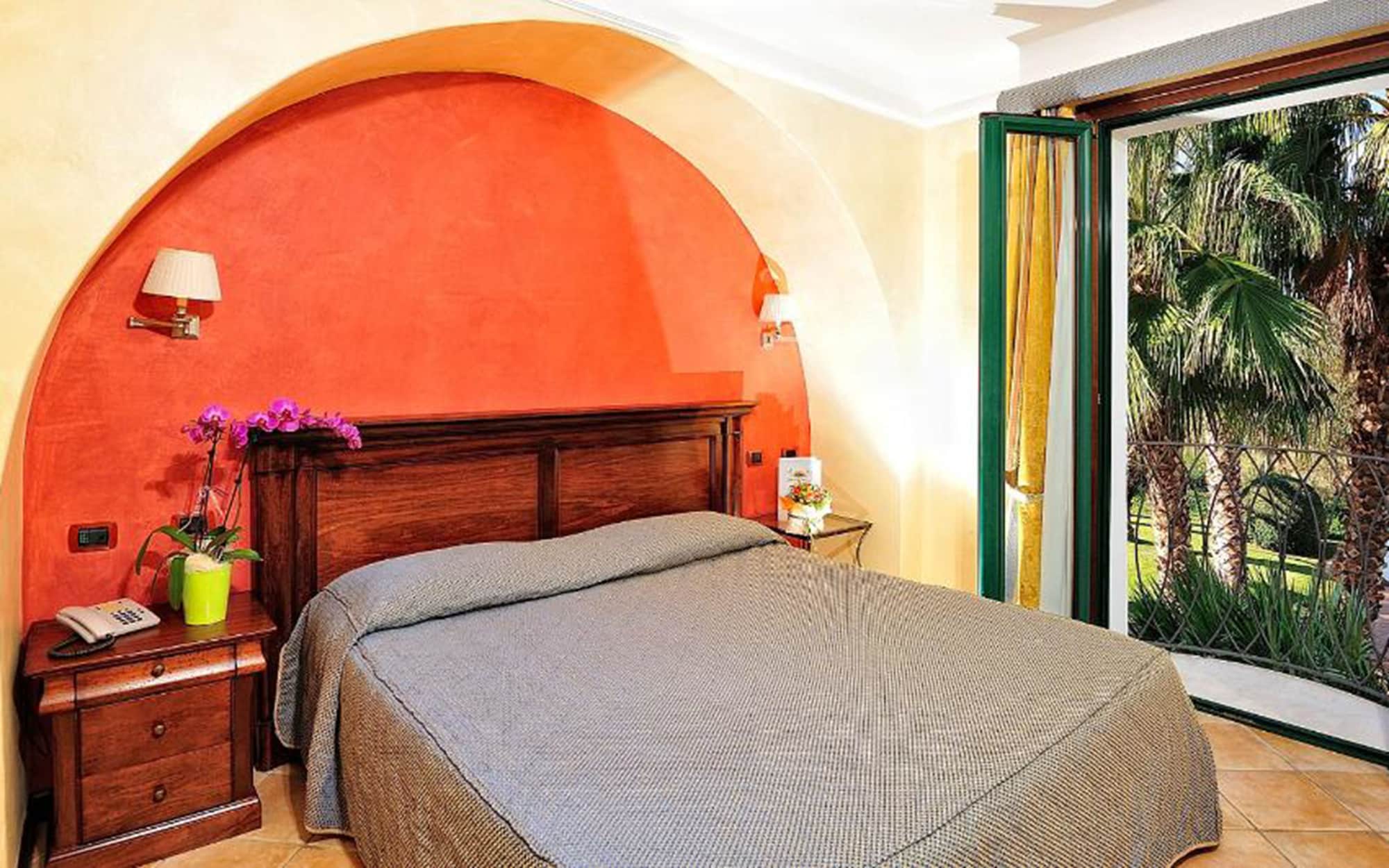 Room, Single, Double Bed