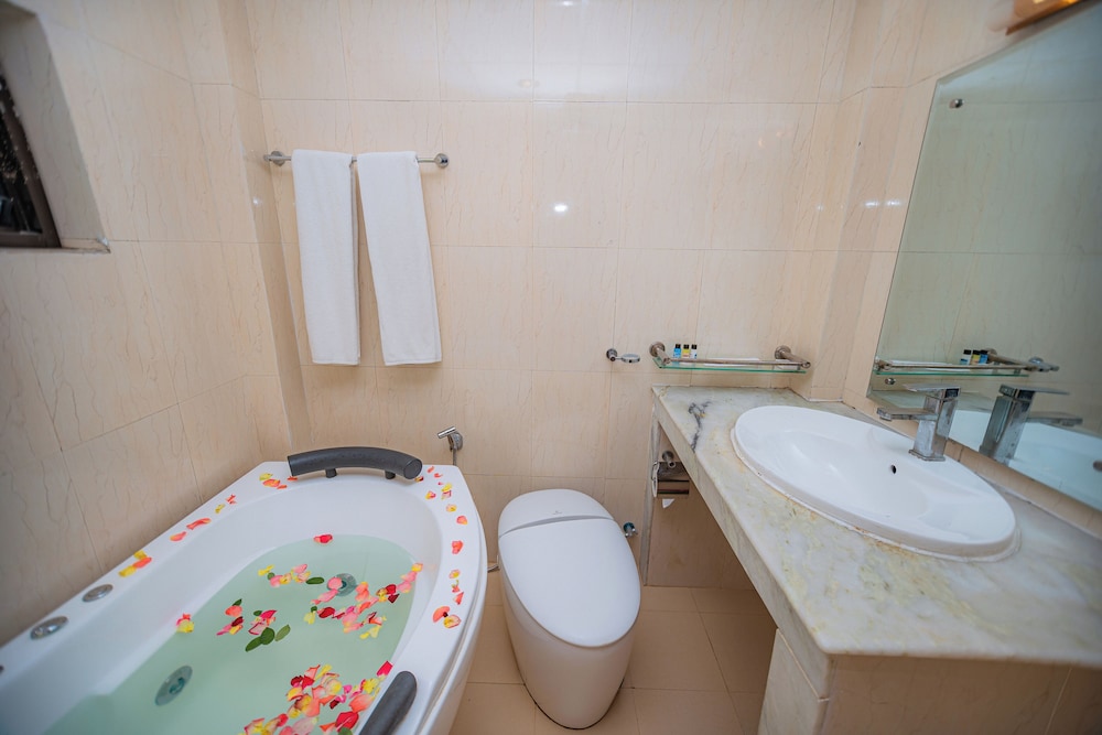 Hotel Seven Star 50/50