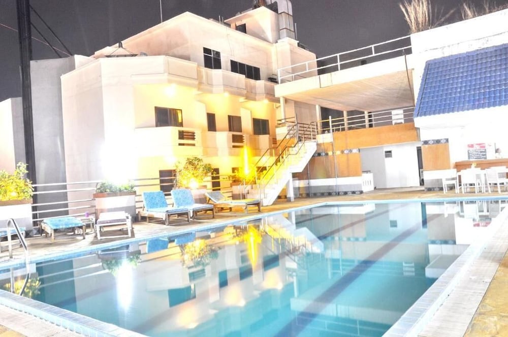 Highfive Hotel 63/70