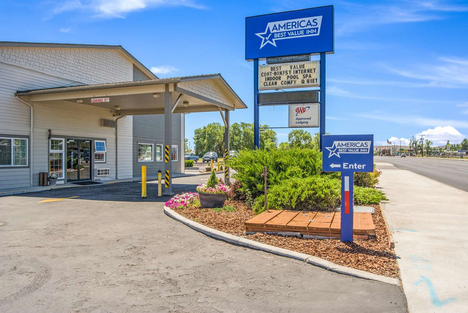 Americas Best Value Inn Burns 29/36