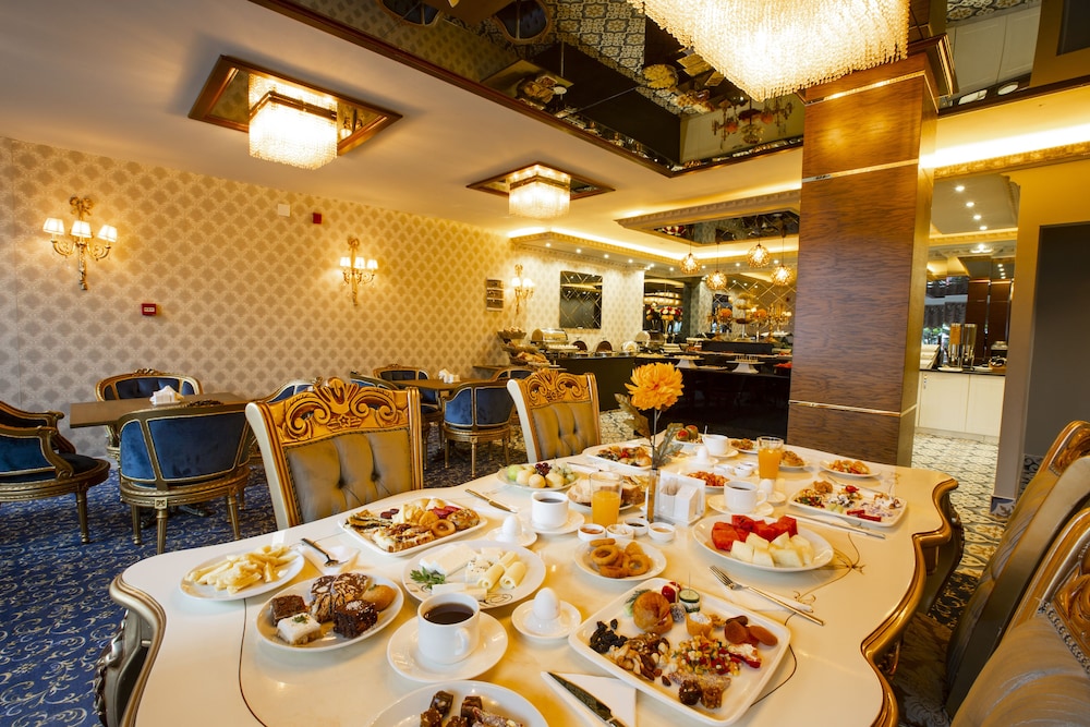 Real King Residence Hotel 68/78