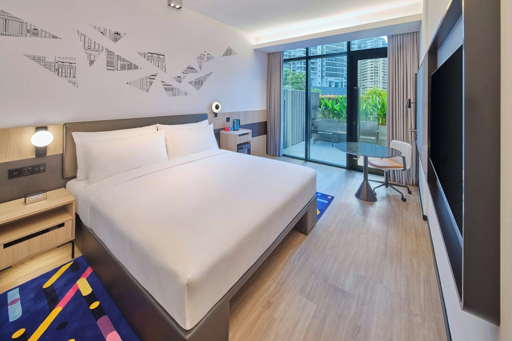 Aloft Singapore Novena 32/65
