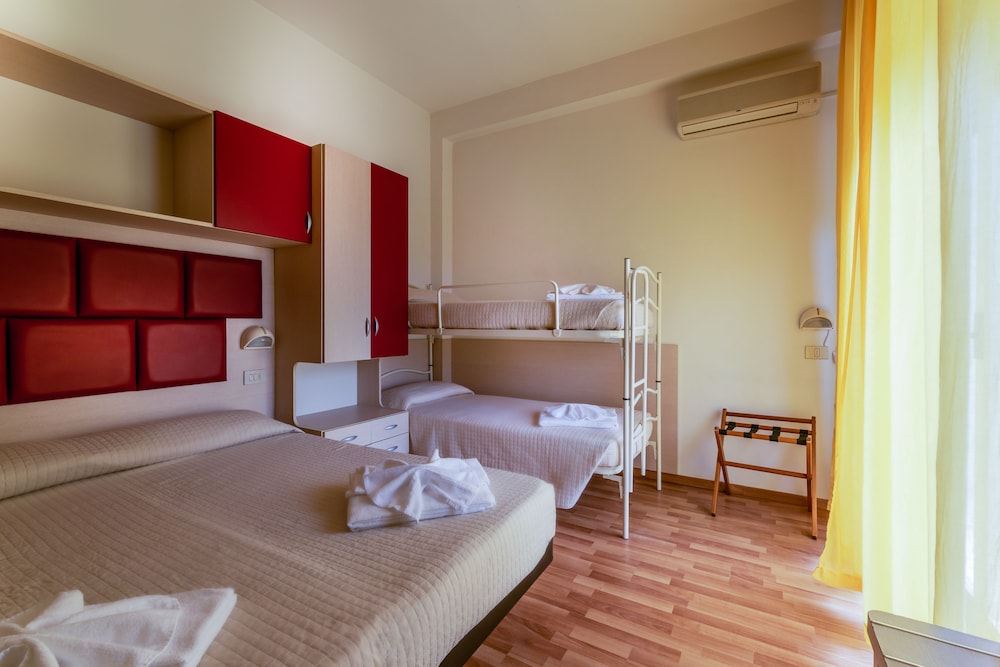 Hotel Stresa 34/66