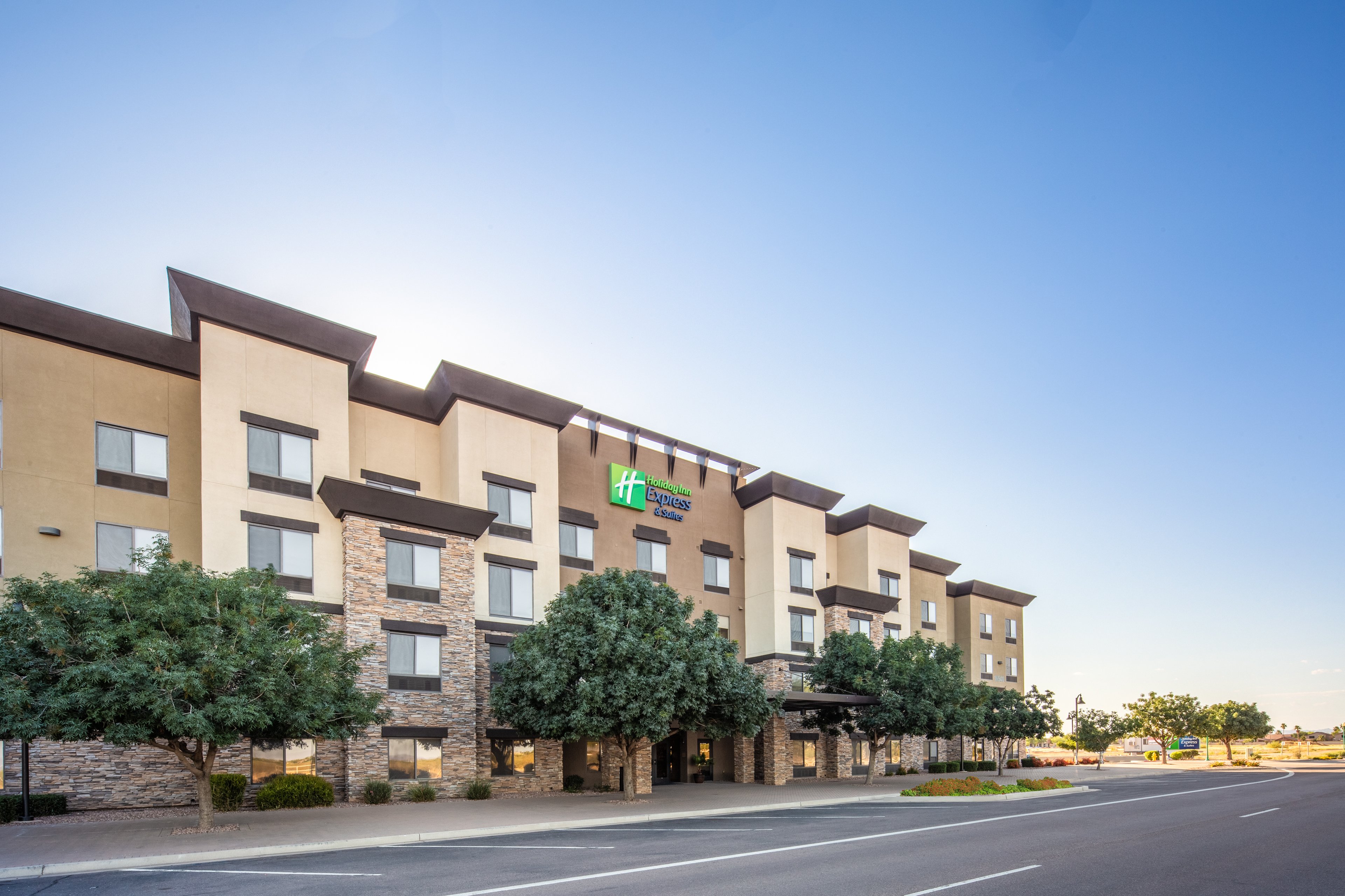 Holiday Inn Express Hotel & Suites Surprise 50/57