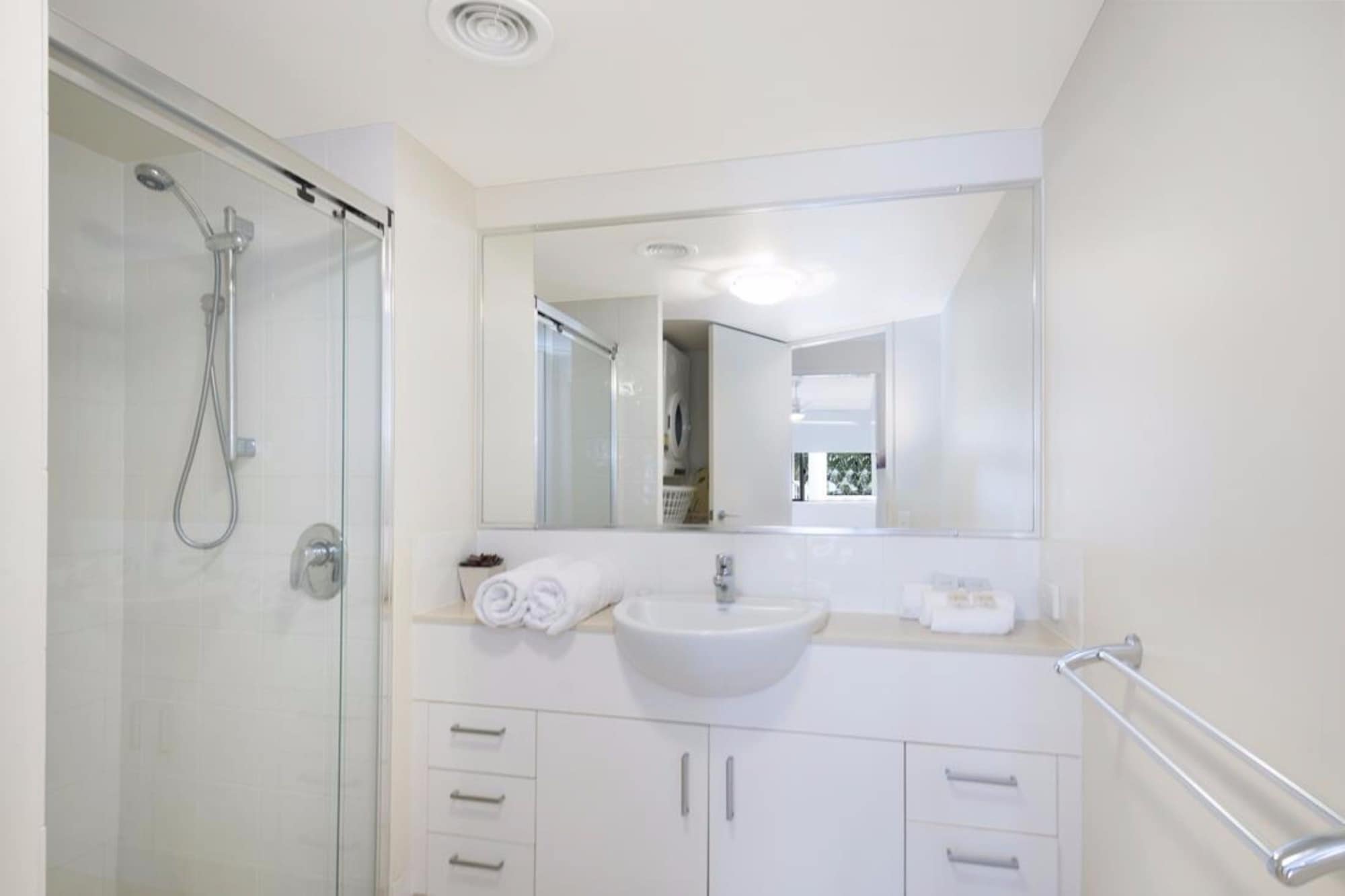 2 Bedrooms, Apartment, King and Twin Beds, Garden View, OCEAN VISTA ON ALEX 6/6