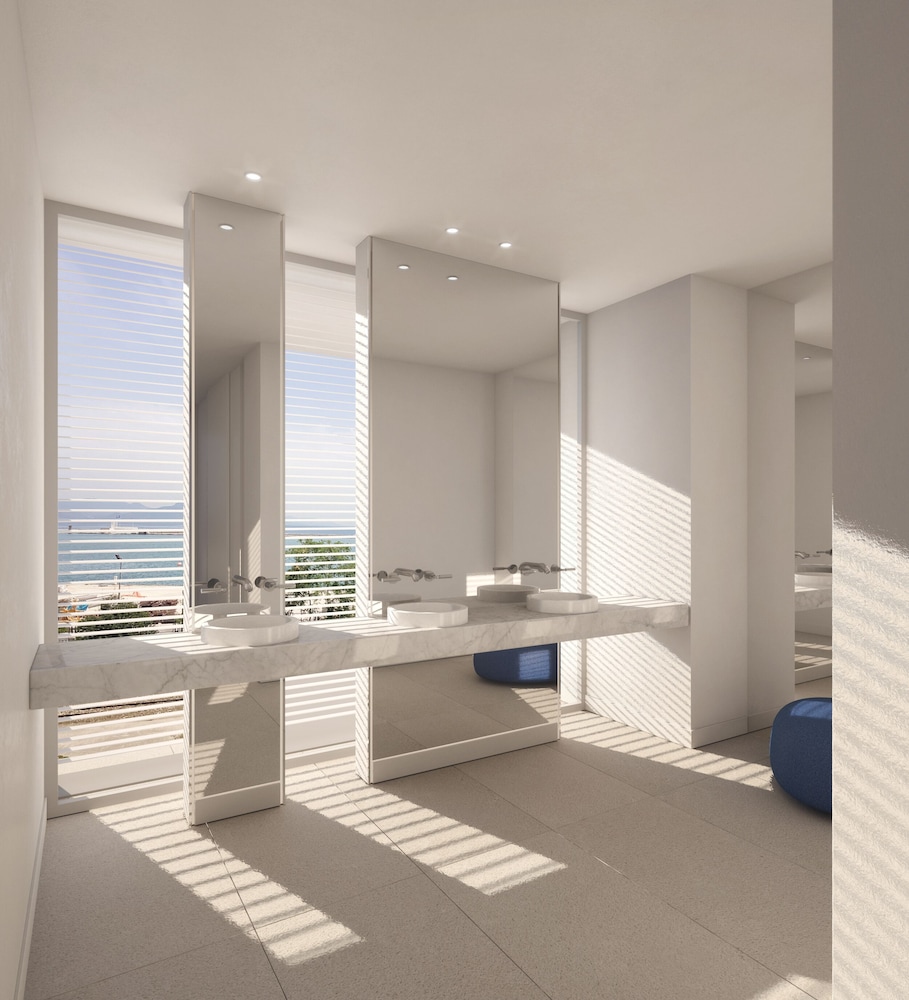 Mercure Patras Astir 20/69