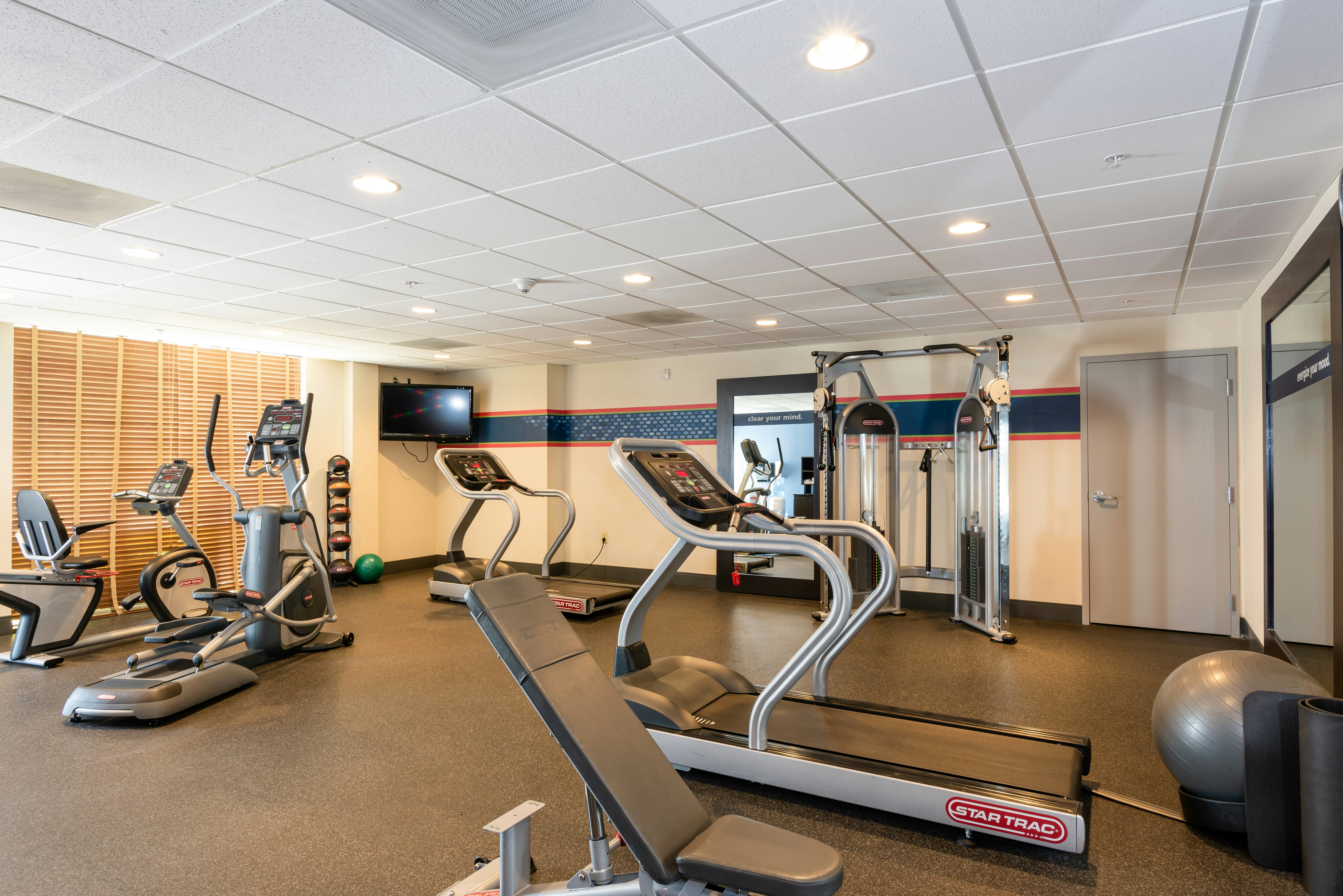 Hampton Inn Suites Pittsburg Ca 12/25