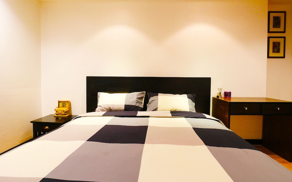 Serena Sathorn Suites 11/44