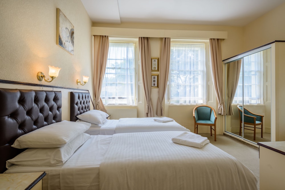 Devonshire Hotel 7/54