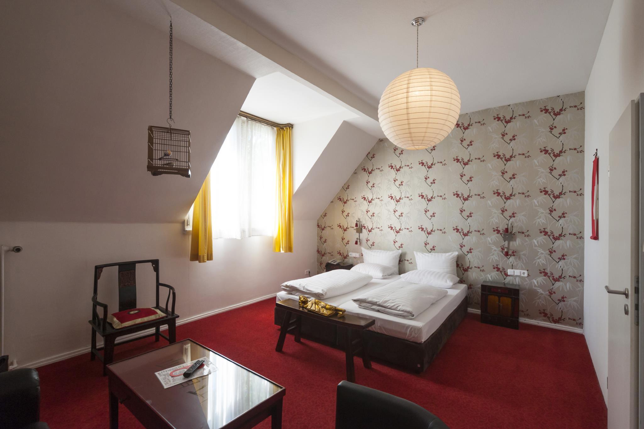 Standard, Twin Beds