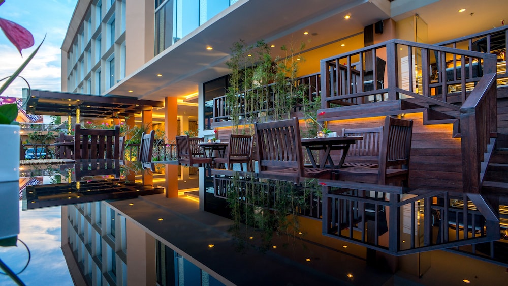 Cross Vibe Paasha Atelier Bali Kuta 8/50
