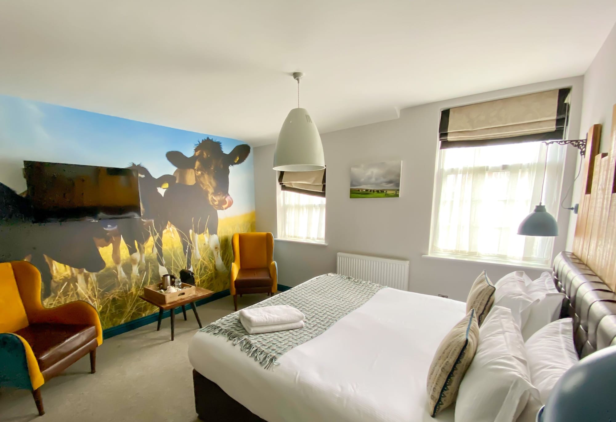 Downstairs East, Suite, King Bed