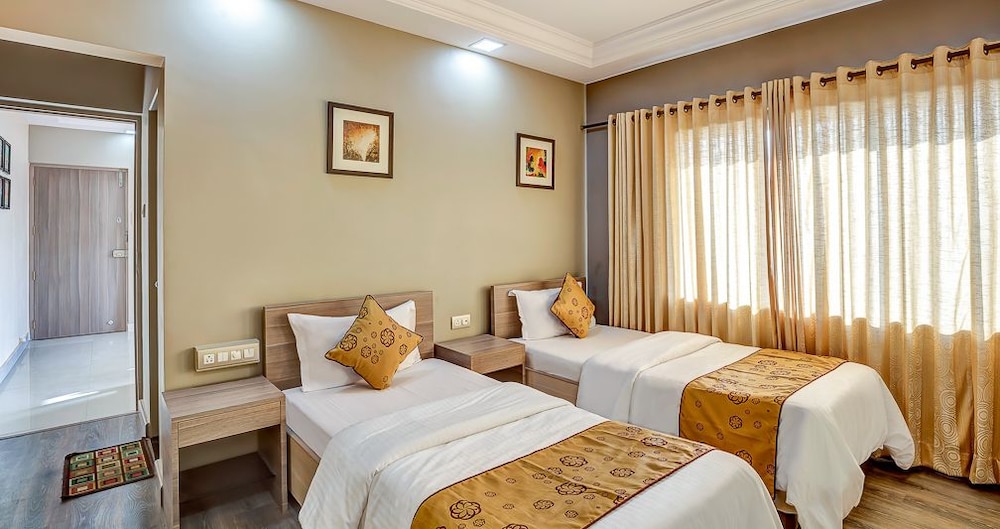 Ashok Deluxe Apartments 7/17