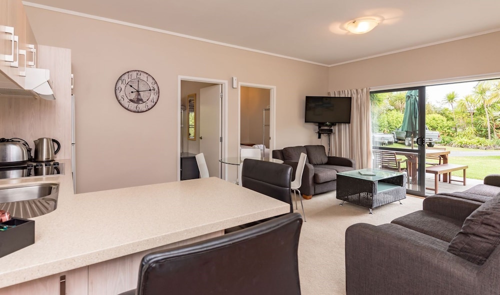 Bay of Islands Holiday Apartments 27/50
