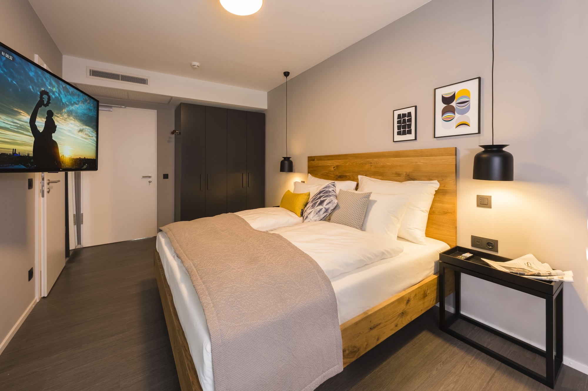 1 BEDROOM, SMART, PREMIUM