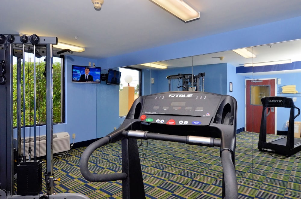 Comfort Inn & Suites Lantana - West Palm Beach South 26/40