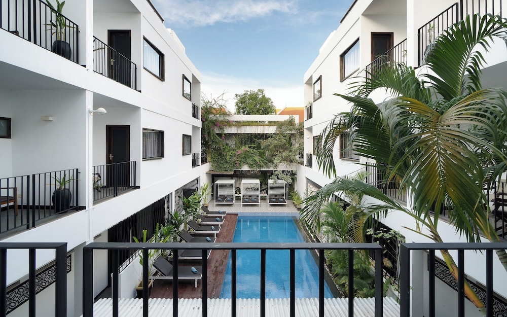 The Calm Oasis 44/50