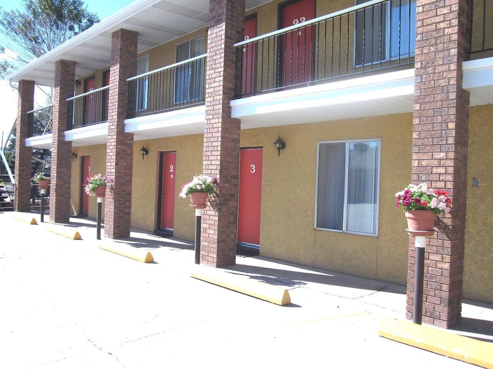 Color Country Motel 2/38