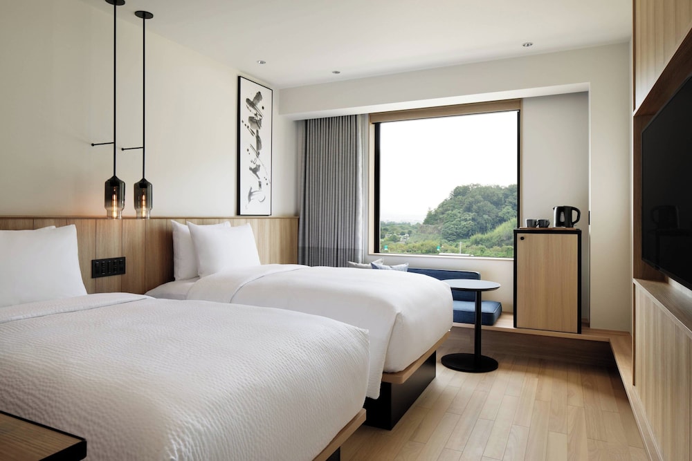 Standard, Twin Beds