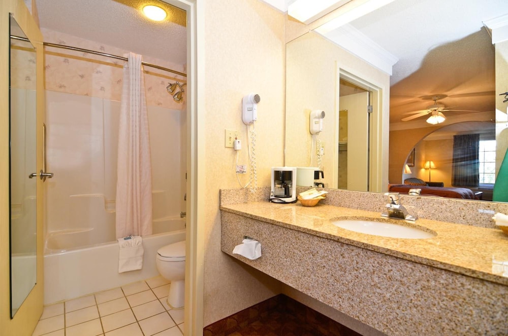 Peach State Inn & Suites 7/24
