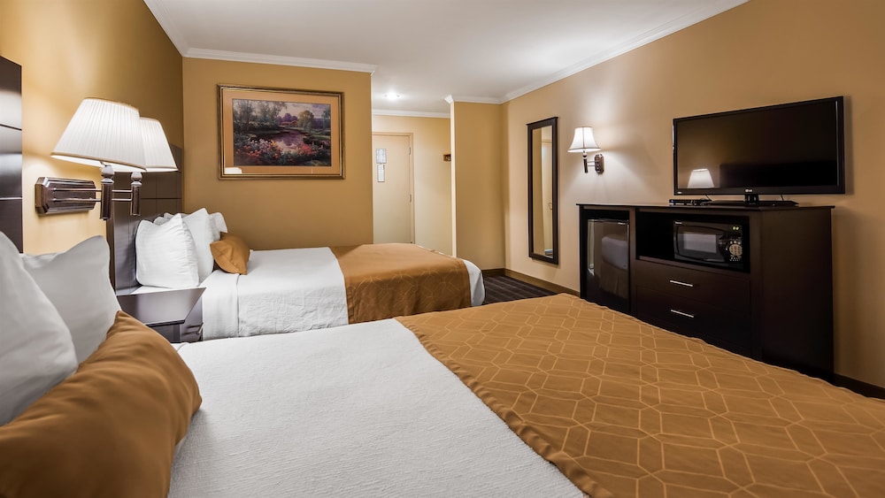Best Western Inn & Suites Ontario 10/33