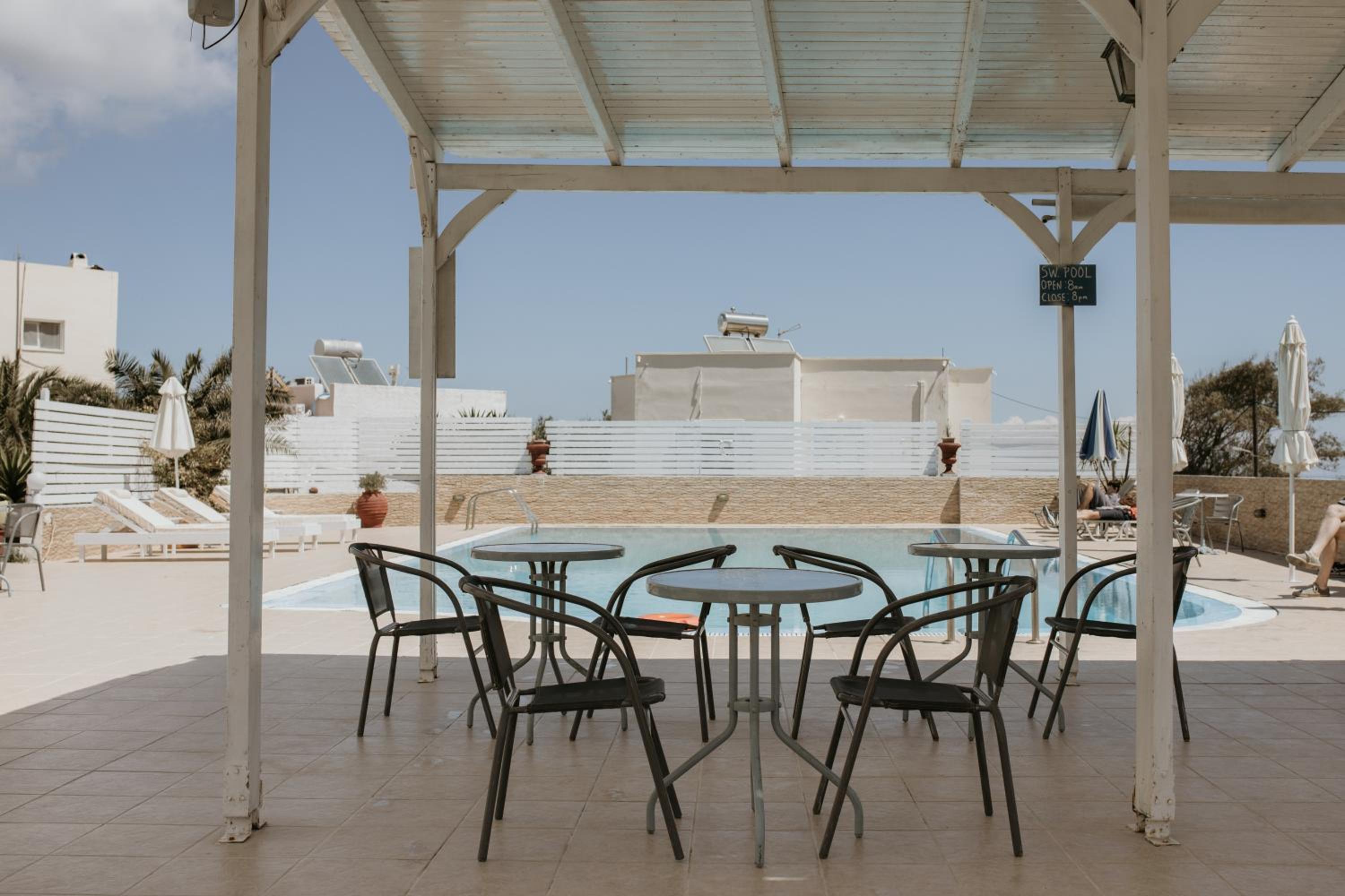 Hotel Thirasia 86/98
