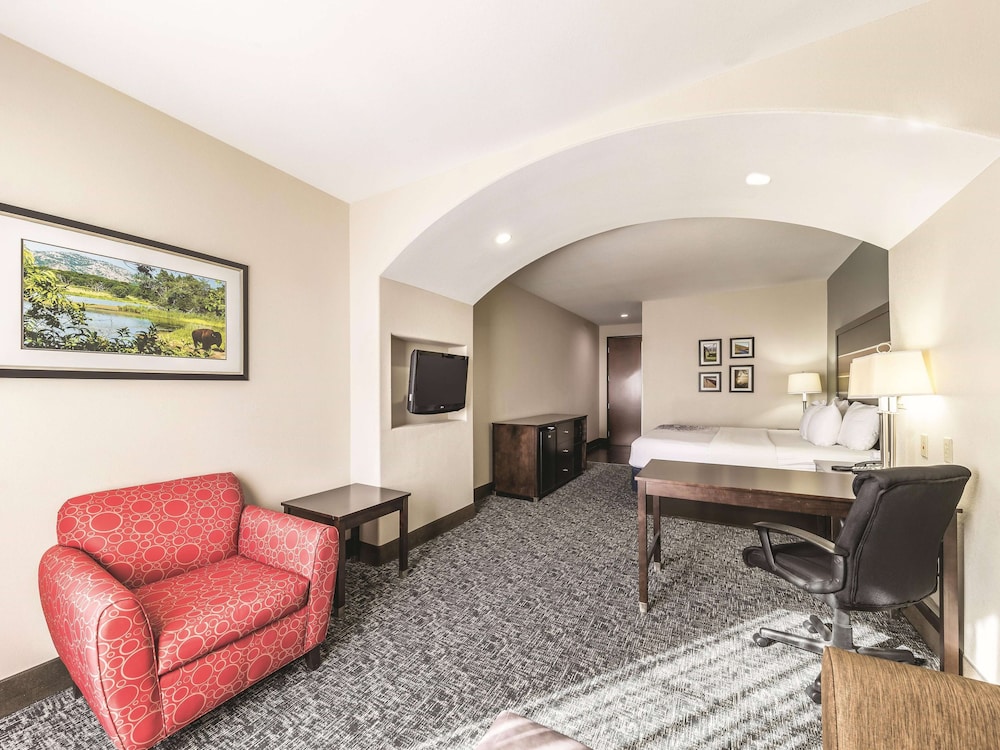 La Quinta Inn & Suites by Wyndham Tulsa - Catoosa Route 66 23/36