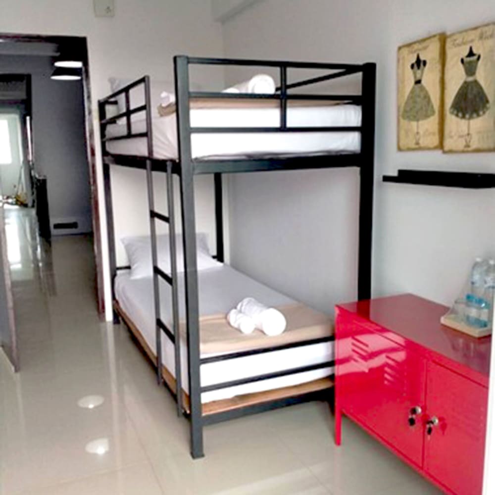 Bb House Budget & Boutique 14/50