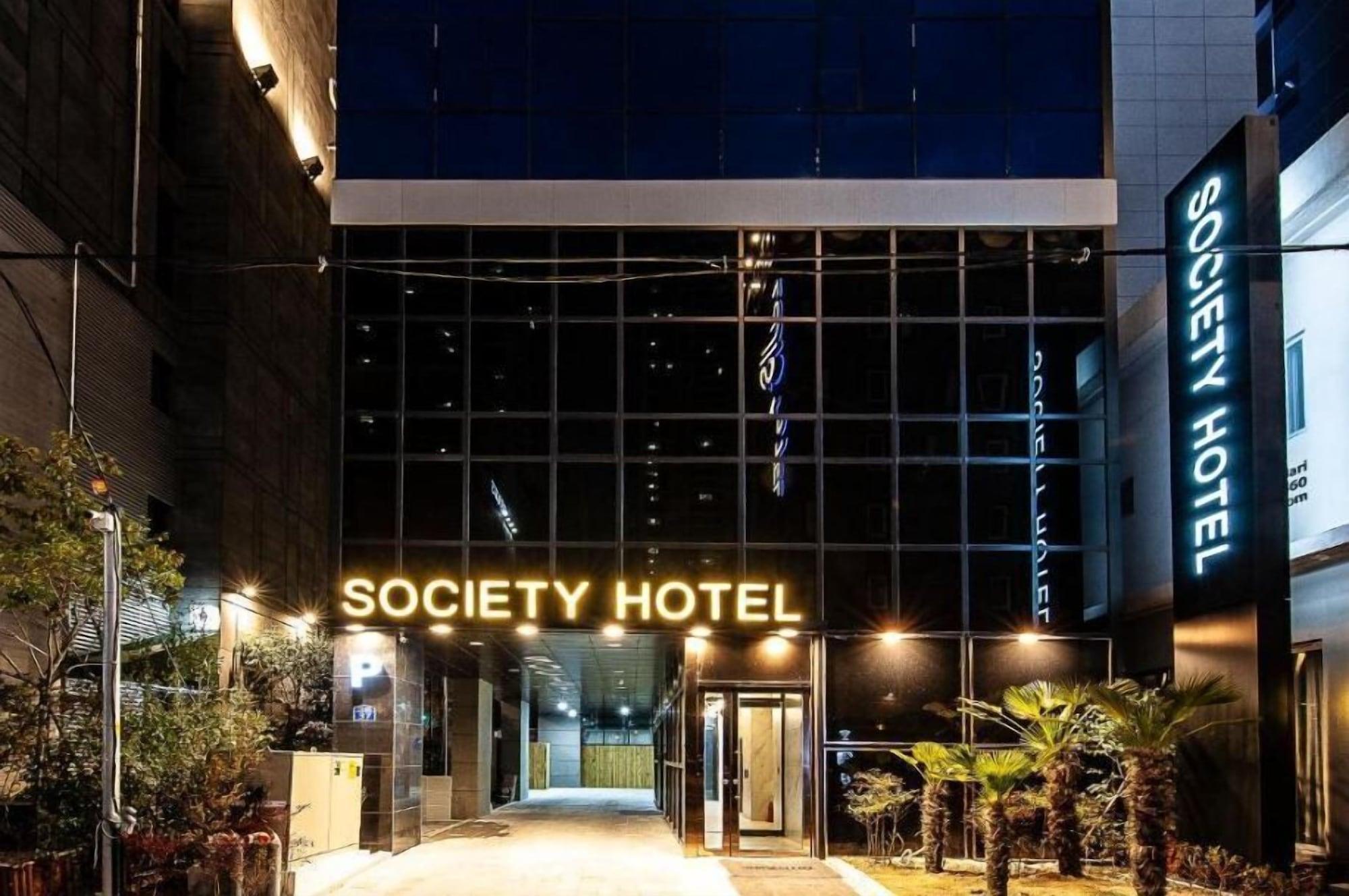 Hotel Society 2/54