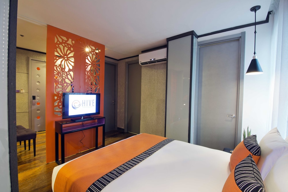 Hive Hotel And Convention Place 12/38