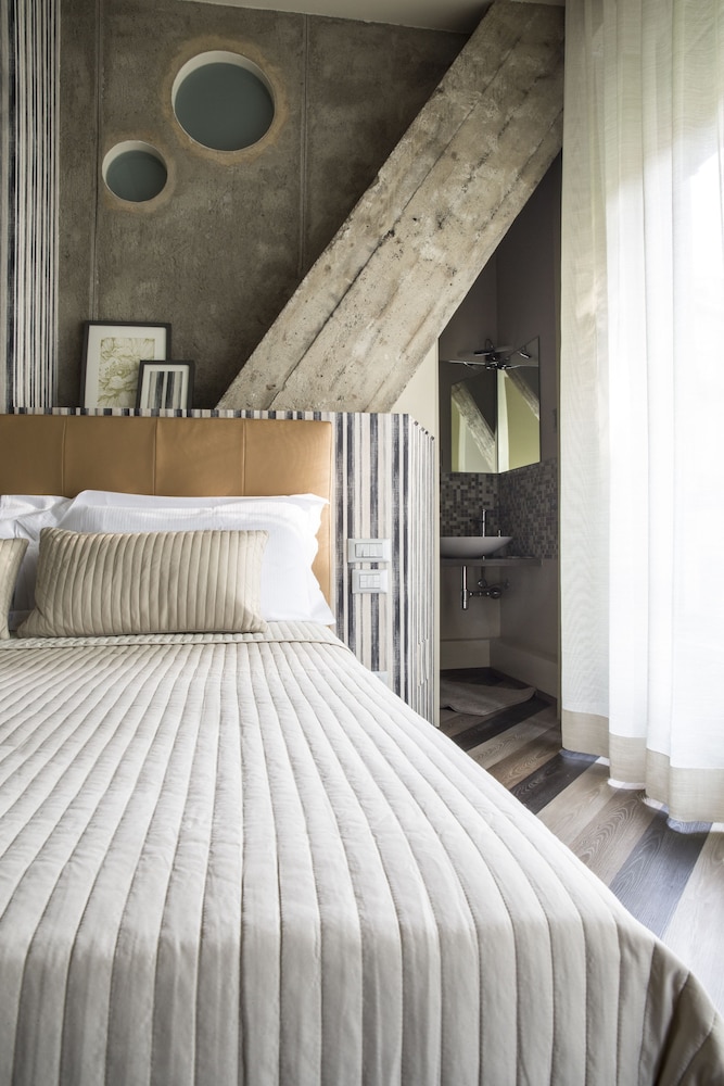 Serendipity Rooms 14/41