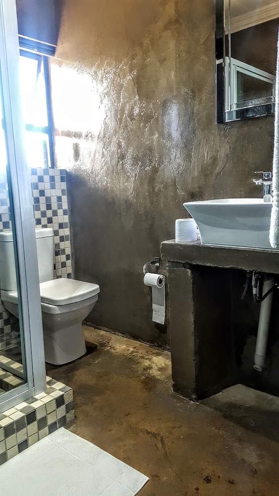 Sangiro Game Lodge 50/50