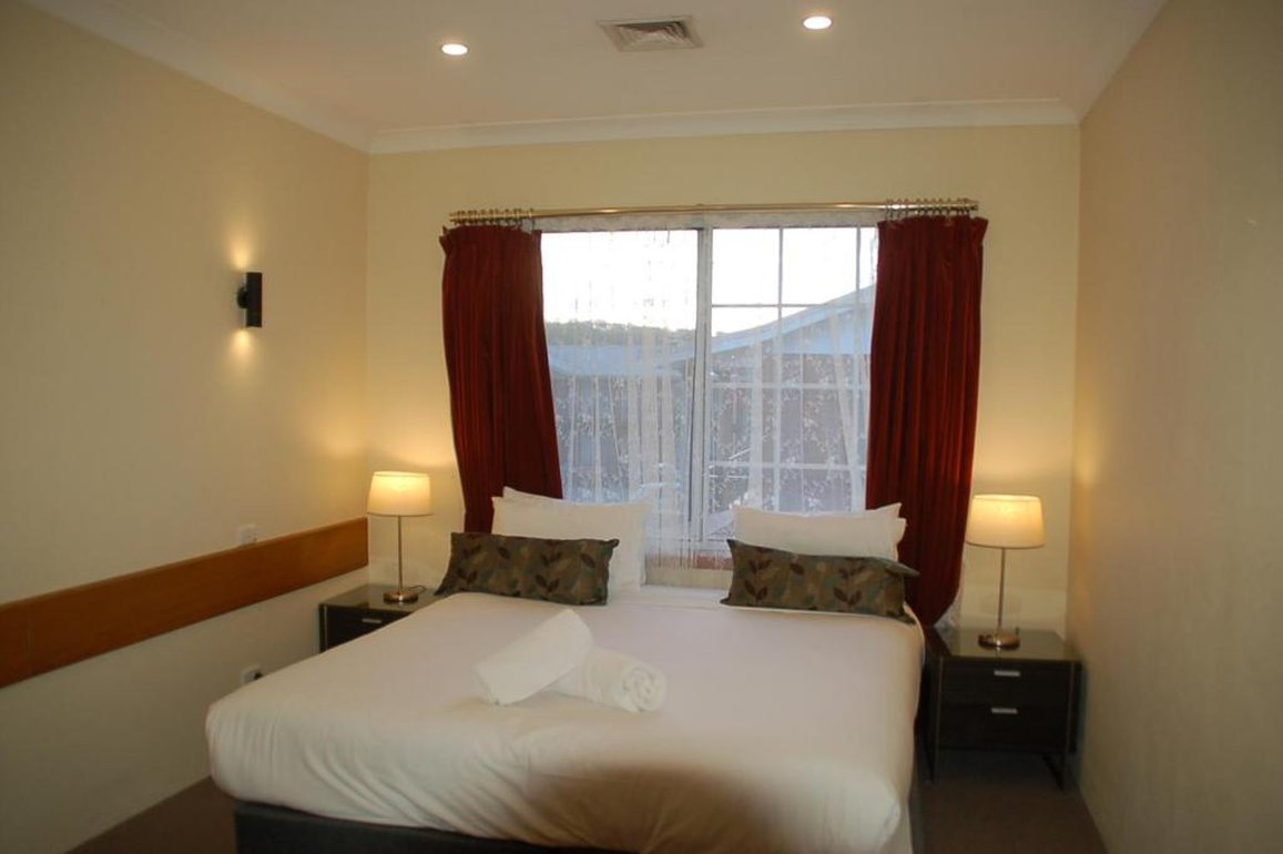 Best Western Meramie Motor Inn 8/32