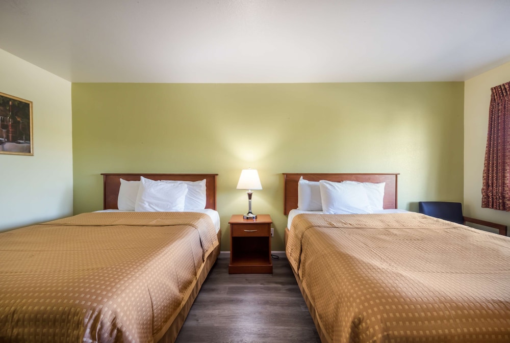 Americas Best Value Inn-Santa Rosa 12/27
