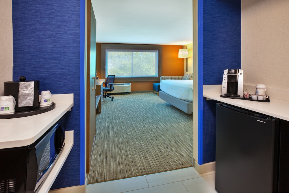 Holiday Inn Express Suites New Castle 27/62