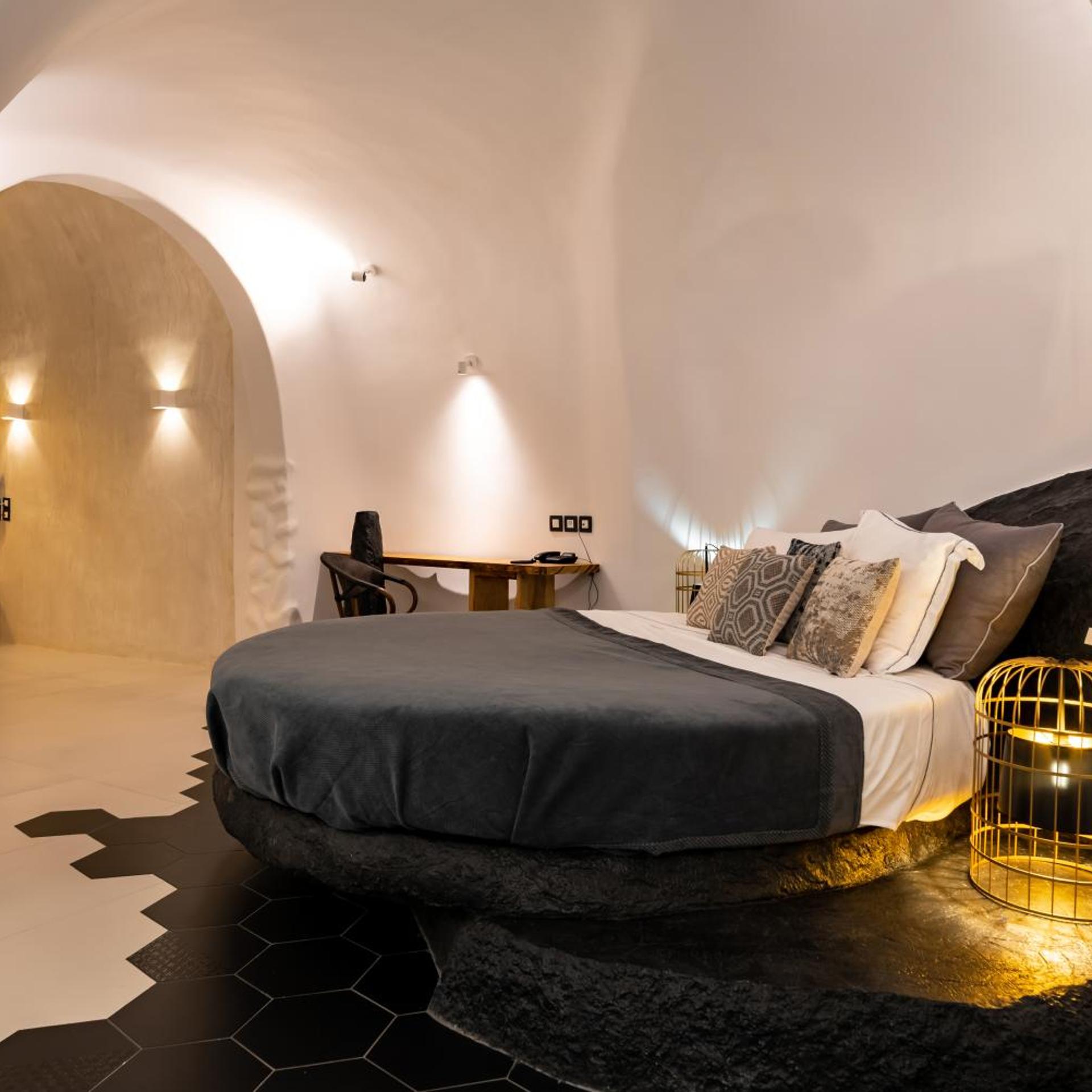 Elegant, Suite, Indoor Jetted Tub