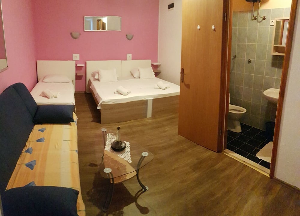 Villa Angela 80/80