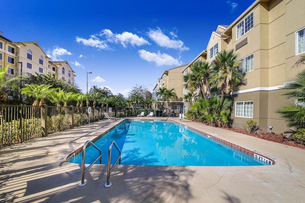 Baymont by Wyndham Orlando-International Dr-Universal Blvd 40/50