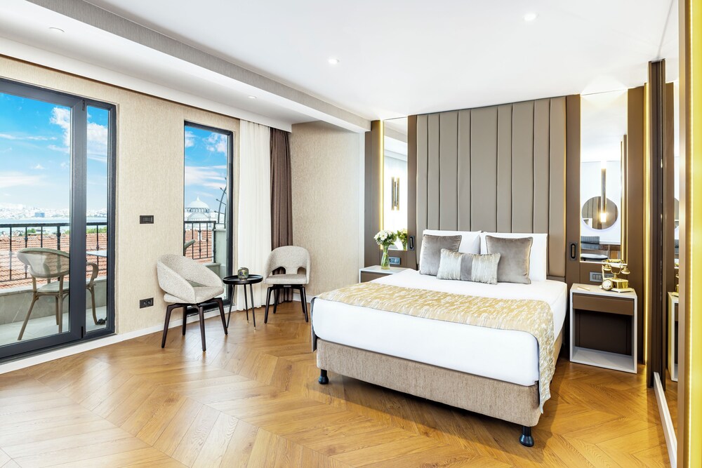 DELUXE, SUITE, TERRACE