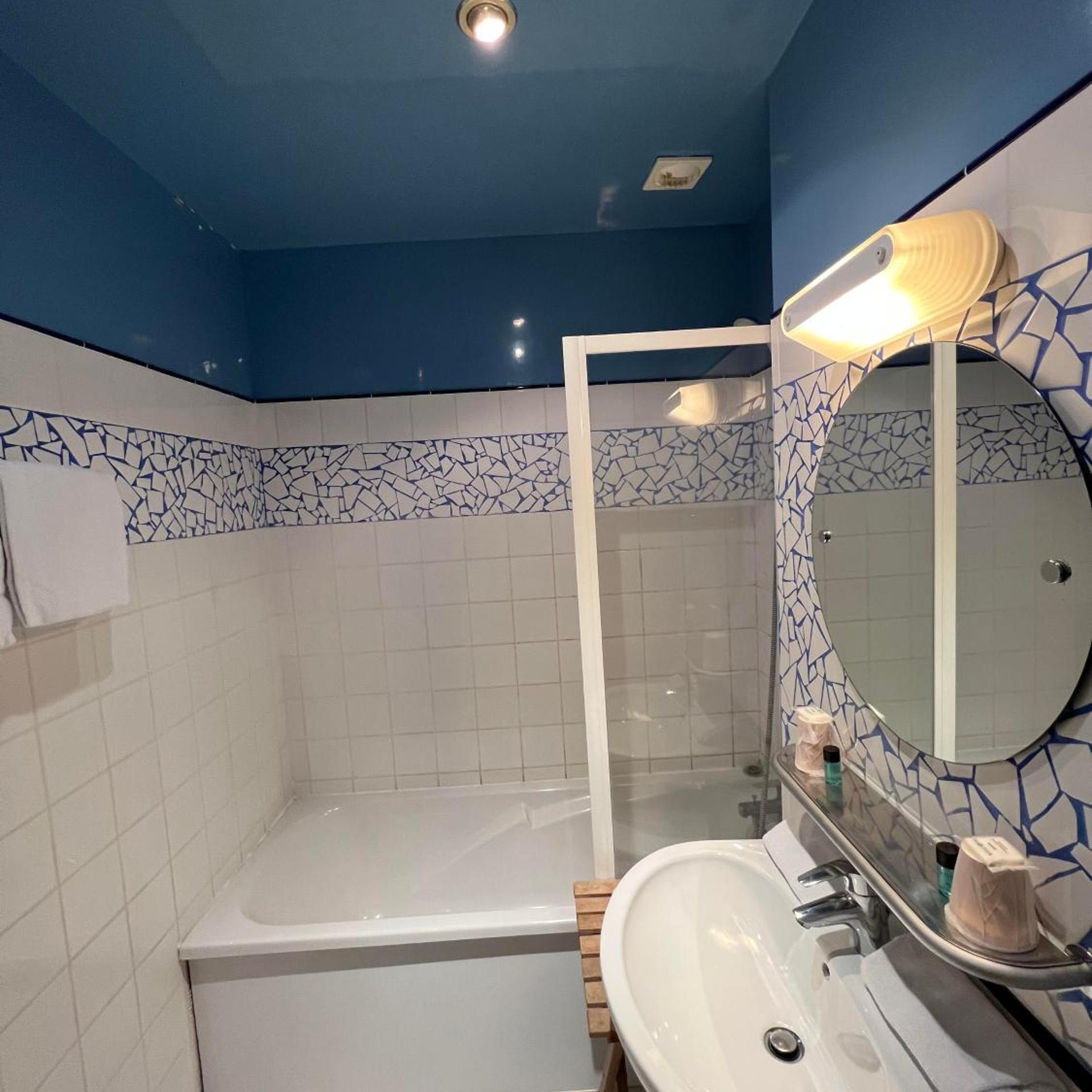Hotel Les Bords de Seine 29/29