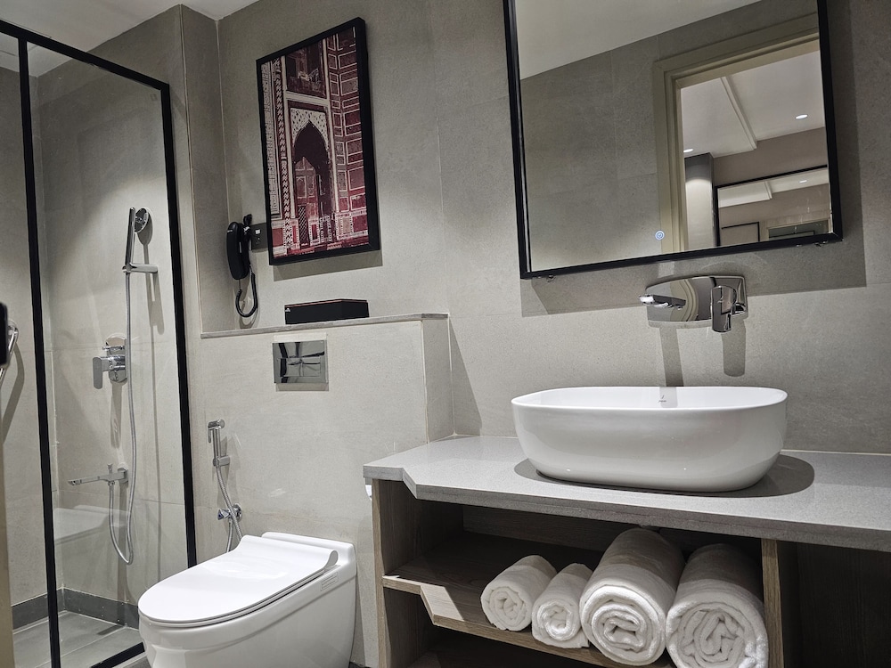 Crystal Inn Hotel 43/50