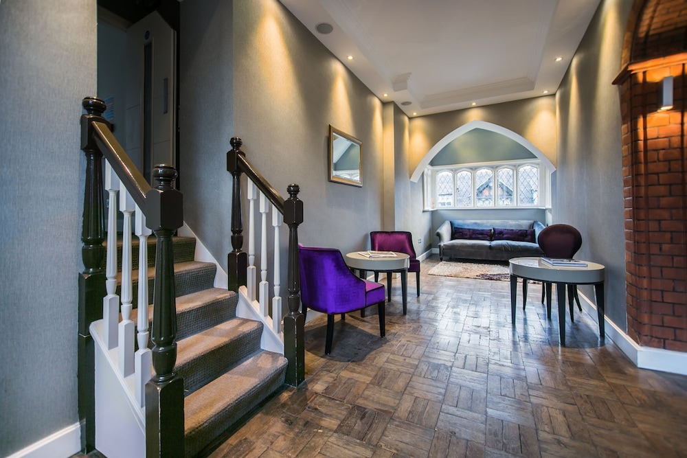 The Pillar Hotel London 40/61