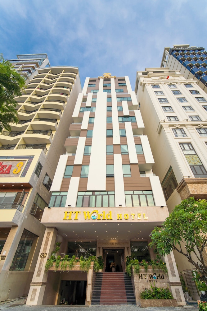 Sea Front Hotel 3/70