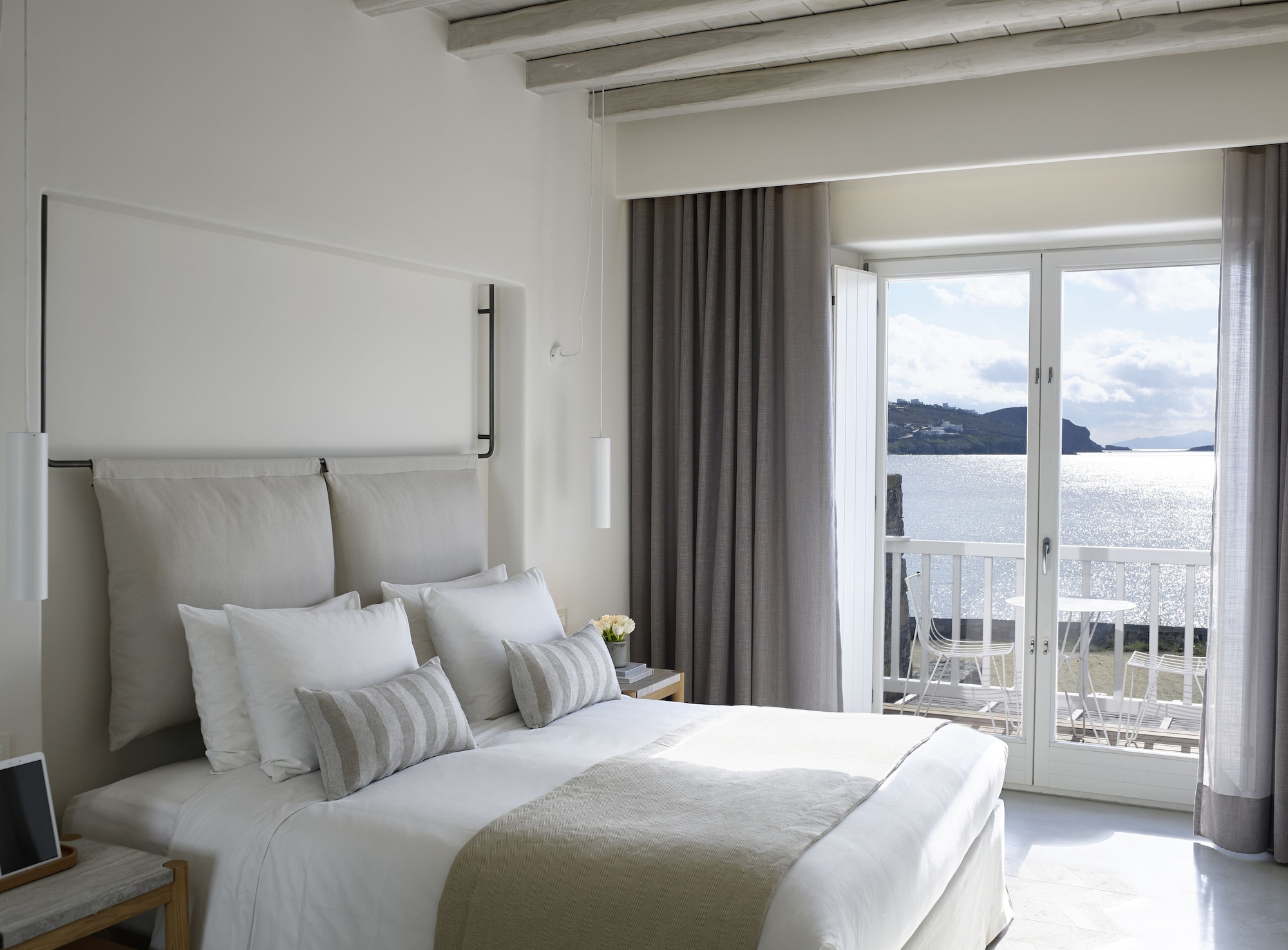 Coast, Junior Suite, King Bed, Beach Front, Sofa