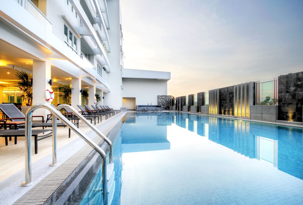 swimming pool spa